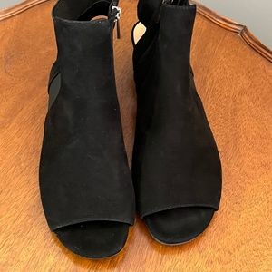 Bella Vita Black Suede Bootie New Size 10